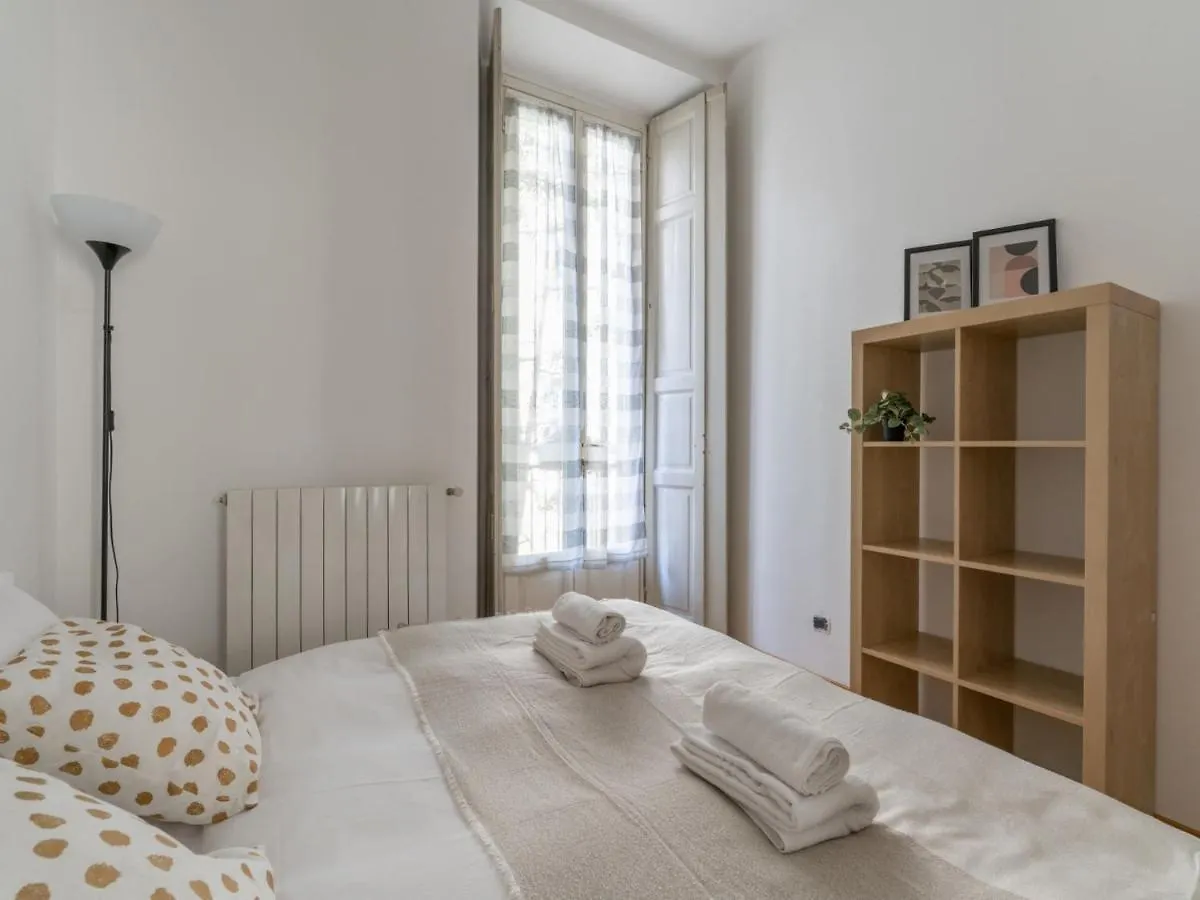 The Best Rent - Spacious Apartment Near Colonne S Lorenzo Milan