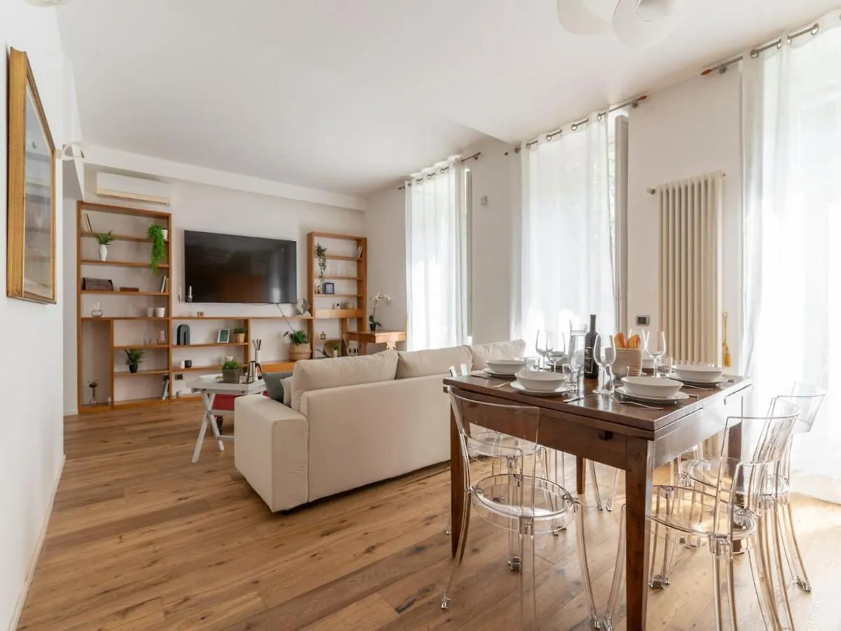 The Best Rent - Spacious Apartment Near Colonne S Lorenzo Milan Italy