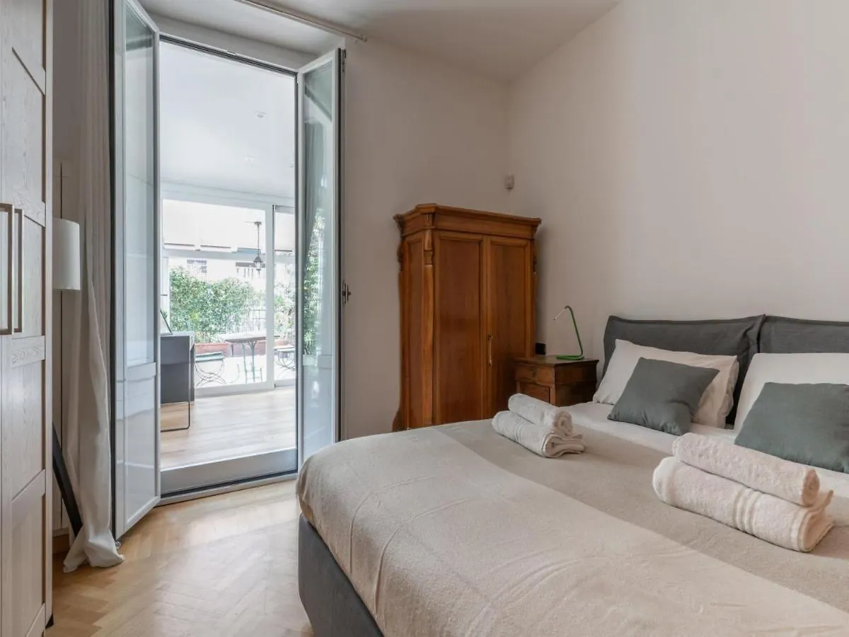 The Best Rent - Spacious Apartment Near Colonne S Lorenzo Milan 0*,  Italy