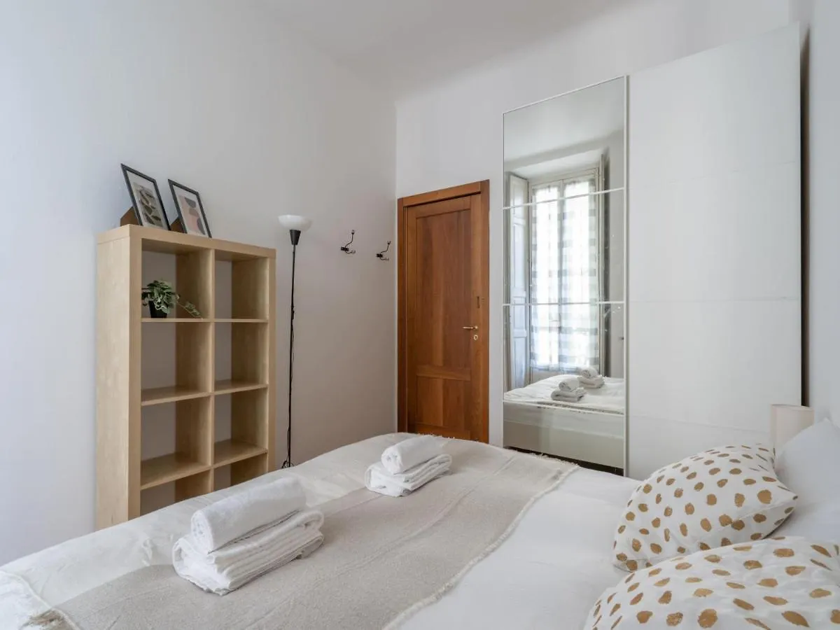 The Best Rent - Spacious Apartment Near Colonne S Lorenzo Milan
