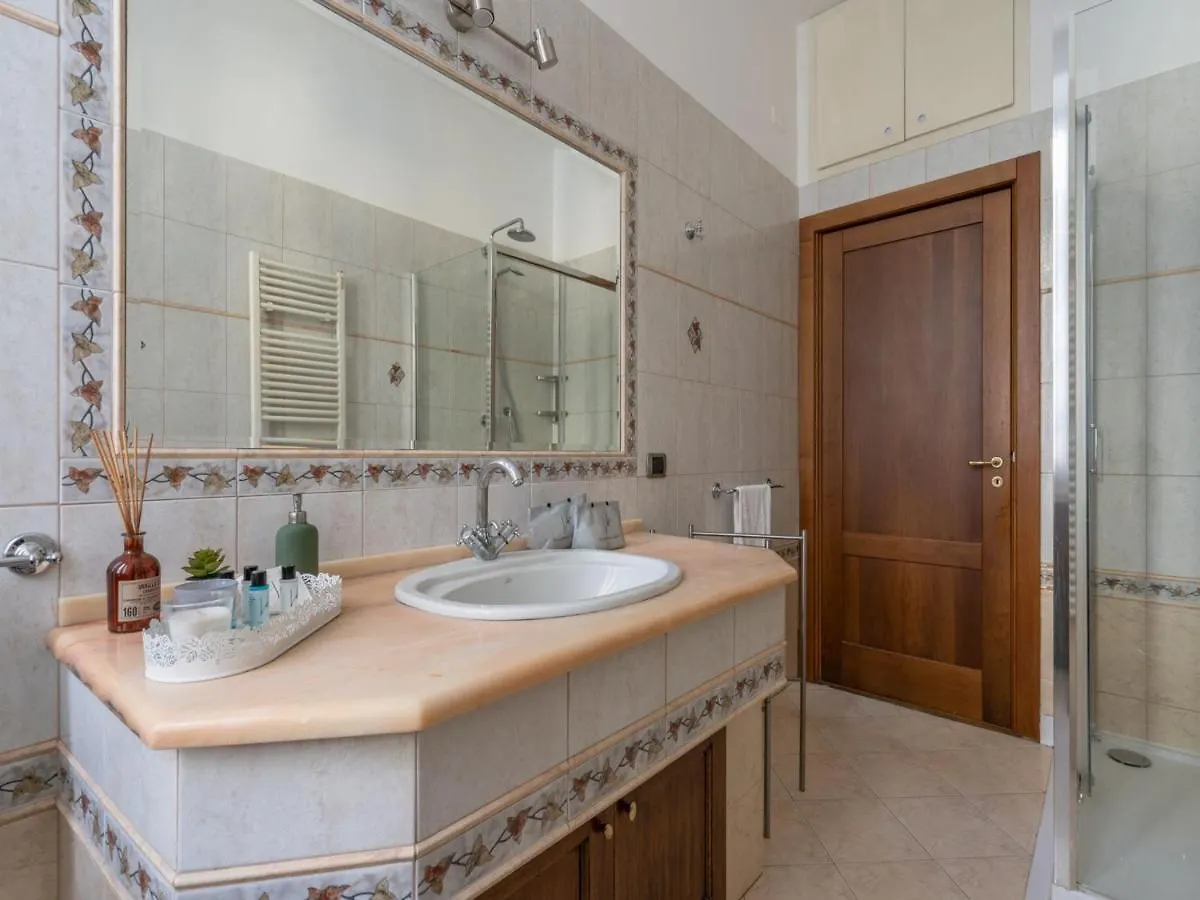 The Best Rent - Spacious Apartment Near Colonne S Lorenzo Milan 0*,  Italy