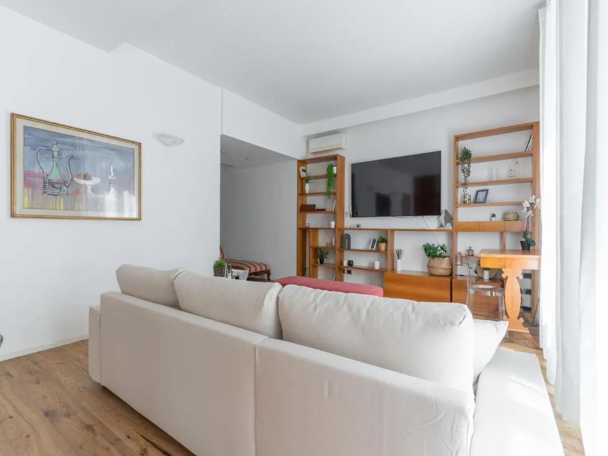 The Best Rent - Spacious Apartment Near Colonne S Lorenzo Milan Italy
