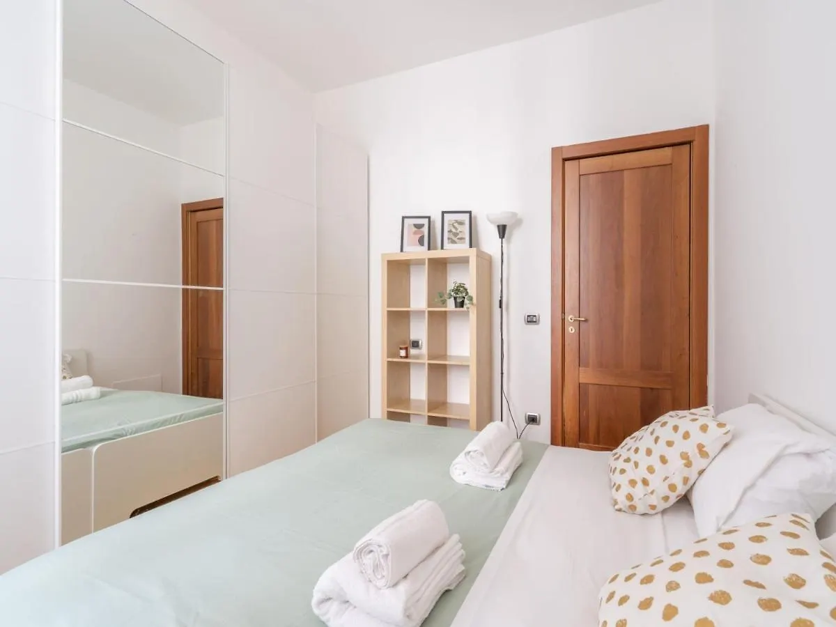 The Best Rent - Spacious Apartment Near Colonne S Lorenzo Milan