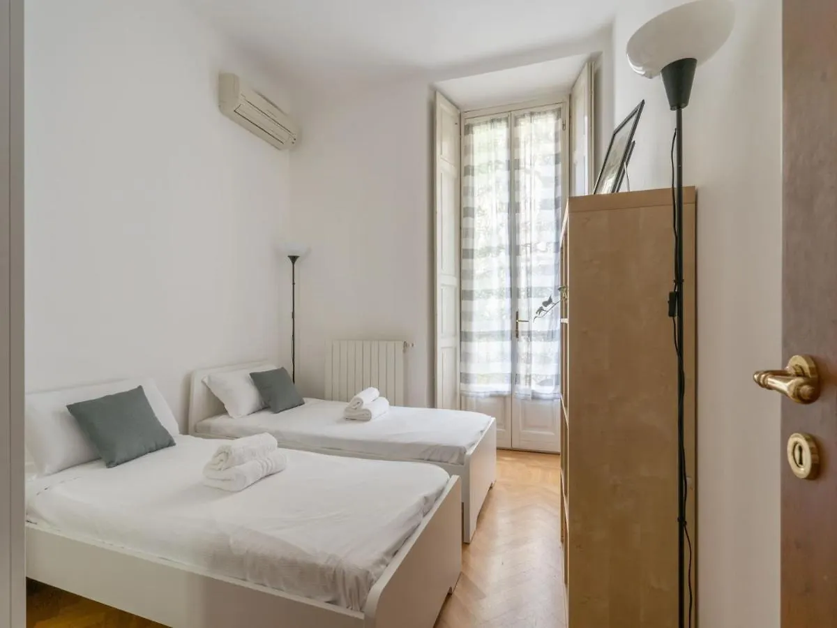 The Best Rent - Spacious Apartment Near Colonne S Lorenzo Milan Italy